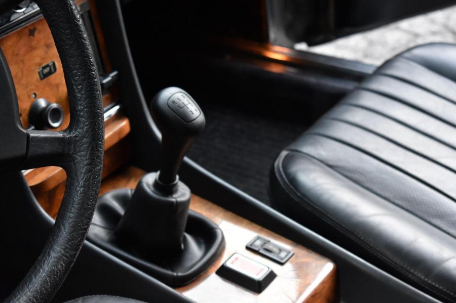 Детали интерьера Mercedes-Benz 280 SLC (C107) 1980 года  (EU) (фото 60 из 102)